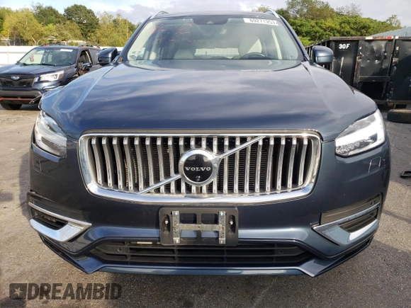 2021 Volvo XC90 Inscription Expression with VIN YV4BR00K9M1689341, listed as a Copart auction lot 69271353 with 36,748 mi miles. Bid and sale history available at carsss.com. Image 5.