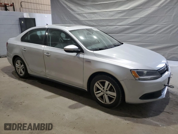 2013 Volkswagen Jetta Sedan Hybrid SE with VIN 3VW637AJ3DM313738, listed as a Copart auction lot 54396485 with 142,033 mi miles and Clean Title. Bid and sale history available at carsss.com. Image 4.
