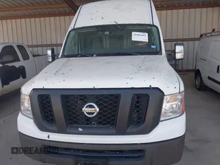 2018 Nissan NV Cargo SV z VIN 1N6AF0LYXJN809818, wystawiony jako IAAI lot #41882662 z przebiegiem 109 329 mil mil oraz . Historia ofert i sprzedaży dostępna na DreamBid. Obrazek 6.