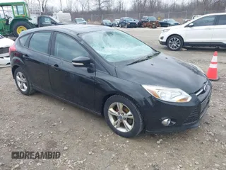 2012 Ford Focus SE z VIN 1FAHP3K21CL353516, wystawiony jako IAAI lot #42005959 z przebiegiem 204 067 mil mil oraz . Historia ofert i sprzedaży dostępna na DreamBid. Obrazek 1.