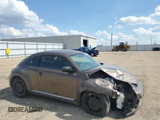 2012 Volkswagen Beetle 2.5L with VIN 3VWHX7AT2CM616099, listed as a Copart auction lot 56421455 with 225,279 mi miles and Salvage title. Bid and sale history available at DreamBid. Image 4.