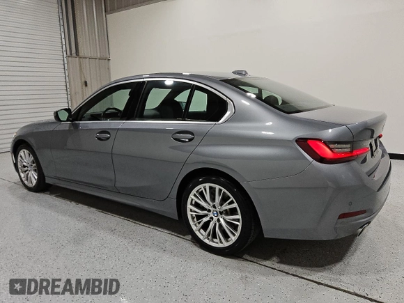2024 BMW 3 Series 330i z VIN 3MW69FF03R8E05831, wystawiony jako Copart lot #59636535 z przebiegiem 37 718 mil mil oraz Czysty tytuł • Clean title. Historia ofert i sprzedaży dostępna na DreamBid. Obrazek 2.