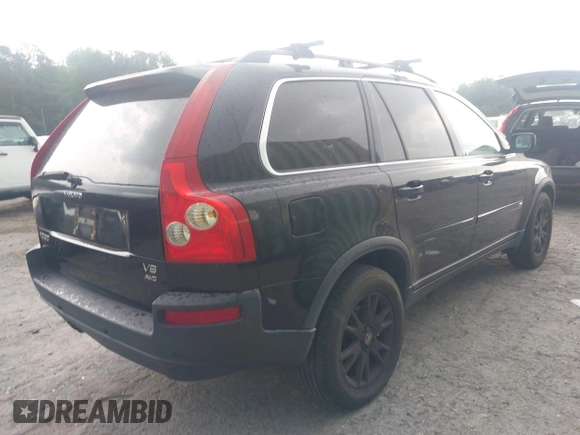 2006 Volvo XC90 4.4L V8 with VIN YV4CZ852561225879, listed as a IAAI auction lot 42090210 with 211,081 mi miles. Bid and sale history available at carsss.com. Image 4.