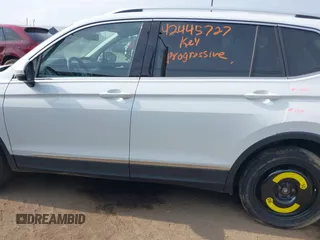 2018 Volkswagen Tiguan SEL с VIN 3VV2B7AX6JM099706, выставлен на аукционе IAAI как лот 42445727 с пробегом 158 954 миль миль и . История ставок и продаж доступна на DreamBid. Изображение 14.