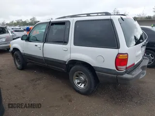 1999 Mercury Mountaineer z VIN 4M2ZU52P3XUJ07026, wystawiony jako IAAI lot #42131317 z przebiegiem 273 535 mil mil oraz . Historia ofert i sprzedaży dostępna na DreamBid. Obrazek 3.