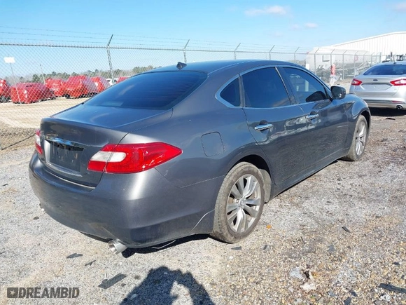 2013 Infiniti M37 with VIN JN1BY1AP0DM510398, listed as a IAAI auction lot 41621916 with 139,002 mi miles. Bid and sale history available at carsss.com. Image 4.