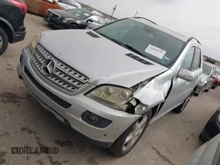 2008 Mercedes-Benz M 350 with VIN 4JGBB86E88A367427, listed as a IAAI auction lot 41828726 with 102,147 mi miles and . Bid and sale history available at DreamBid. Image 2.