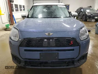 2025 MINI Countryman S z VIN WMZ23GA07S7R42869, wystawiony jako Copart lot #60282695 z przebiegiem 5 456 mil mil oraz Szkoda całkowita • Salvage title. Historia ofert i sprzedaży dostępna na DreamBid. Obrazek 5.
