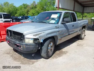 2000 Dodge Ram 1500 with VIN 1B7HC13Y0YJ136863, listed as a IAAI auction lot 42003915 with 1 mi miles. Bid and sale history available at carsss.com. Image 2.