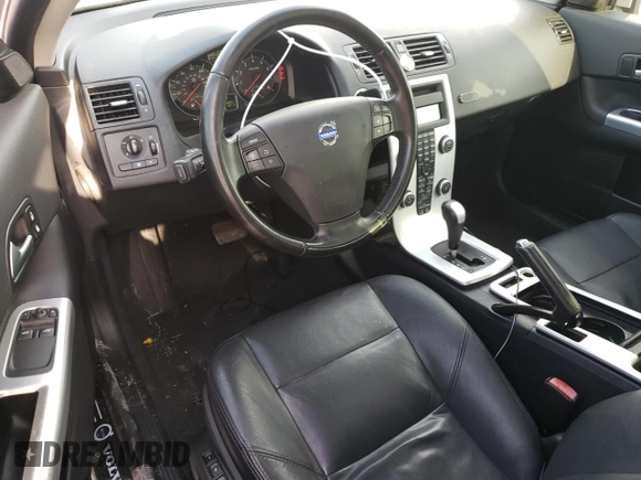 2012 Volvo C30 z VIN YV1672MKXC2286570, wystawiony jako Copart lot #79725734 z przebiegiem 100 661 mil mil oraz Czysty tytuł • Clean title. Historia ofert i sprzedaży dostępna na DreamBid. Obrazek 8.