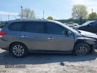 2016 Nissan Pathfinder Platinum with VIN 5N1AR2MM0GC645674, listed as a IAAI auction lot 42070490 with Not Provided miles. Bid and sale history available at carsss.com. Image 12.