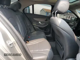 2019 Mercedes-Benz C 300 z VIN 55SWF8DB5KU314619, wystawiony jako Copart lot #58915565 z przebiegiem 72 203 mil mil oraz Szkoda całkowita • Salvage title. Historia ofert i sprzedaży dostępna na DreamBid. Obrazek 10.