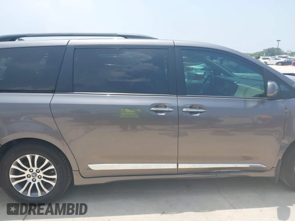 2019 Toyota Sienna XLE Auto Access Seat z VIN 5TDYZ3DC4KS970576, wystawiony jako IAAI lot #42166276 z przebiegiem 112 769 mil mil oraz . Historia ofert i sprzedaży dostępna na DreamBid. Obrazek 13.