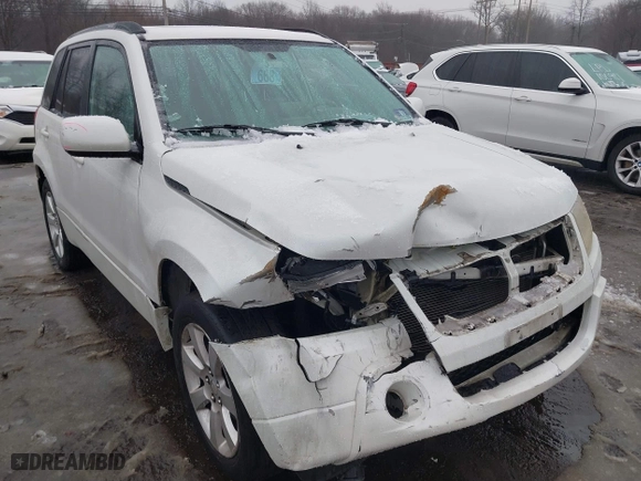 2011 Suzuki Grand Vitara Limited with VIN JS3TD0D70B4101173, listed as a IAAI auction lot 41513972 with 125,118 mi miles. Bid and sale history available at carsss.com. Image 6.