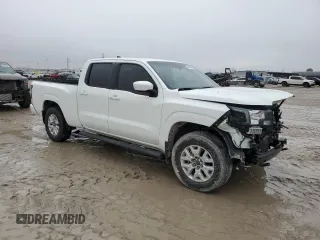 2023 Nissan Frontier SV with VIN 1N6ED1FK8PN605547, listed as a Copart auction lot 43208425 with 29,797 mi miles and Salvage Title. Bid and sale history available at carsss.com. Image 4.