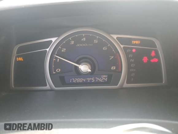 2008 Honda Civic LX z VIN 2HGFA16508H308536, wystawiony jako Copart lot #59589985 z przebiegiem 172 884 mil mil oraz Czysty tytuł • Clean title. Historia ofert i sprzedaży dostępna na DreamBid. Obrazek 9.