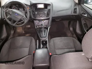 2018 Ford Focus SE z VIN 1FADP3FE0JL239152, wystawiony jako Copart lot #56789355 z przebiegiem 148 802 mil mil oraz Czysty tytuł • Clean title. Historia ofert i sprzedaży dostępna na DreamBid. Obrazek 8.