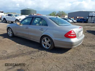 2004 Mercedes-Benz E-Class 5.0L with VIN WDBUF70J04A521526, listed as a IAAI auction lot 41524822 with Not Provided miles. Bid and sale history available at carsss.com. Image 3.