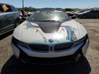 2019 BMW i8 z VIN WBY2Z6C56K7D28673, wystawiony jako Copart lot #59830683 z przebiegiem 26 993 mil mil oraz . Historia ofert i sprzedaży dostępna na DreamBid. Obrazek 5.
