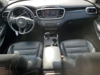 2018 Kia Sorento EX z VIN 5XYPH4A53JG359248, wystawiony jako Copart lot #56368755 z przebiegiem 49 702 mil mil oraz Szkoda całkowita • Salvage title. Historia ofert i sprzedaży dostępna na DreamBid. Obrazek 8.