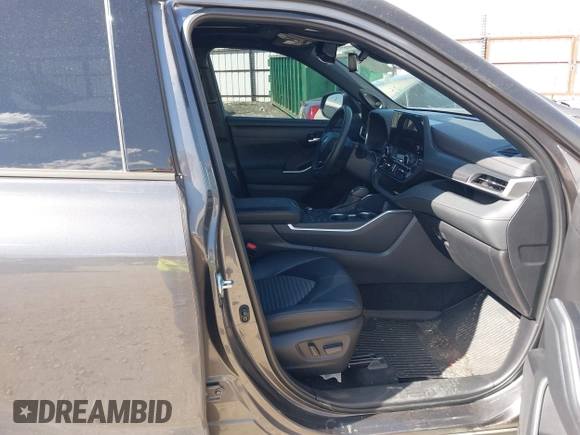 2023 Toyota Highlander L with VIN 5TDKDRBH2PS018687, listed as a IAAI auction lot 41709063 with 36,968 mi miles and . Bid and sale history available at DreamBid. Image 5.