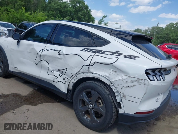 2021 Ford Mustang Mach-E Select z VIN 3FMTK1RM5MMA09245, wystawiony jako IAAI lot #42285393 z przebiegiem 97 554 mil mil oraz . Historia ofert i sprzedaży dostępna na DreamBid. Obrazek 6.