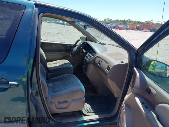 1998 Toyota Sienna LE с VIN 4T3ZF13C0WU038446, выставлен на аукционе IAAI как лот 42038331 с пробегом 228 832 миль миль и . История ставок и продаж доступна на DreamBid. Изображение 5.