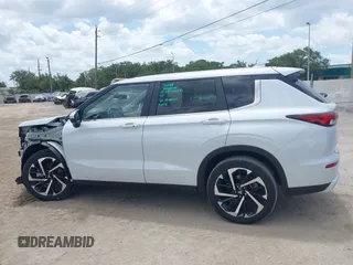 2024 Mitsubishi Outlander SE z VIN JA4J3VA83RZ082399, wystawiony jako IAAI lot #42305992 z przebiegiem 11 622 mil mil oraz . Historia ofert i sprzedaży dostępna na DreamBid. Obrazek 14.