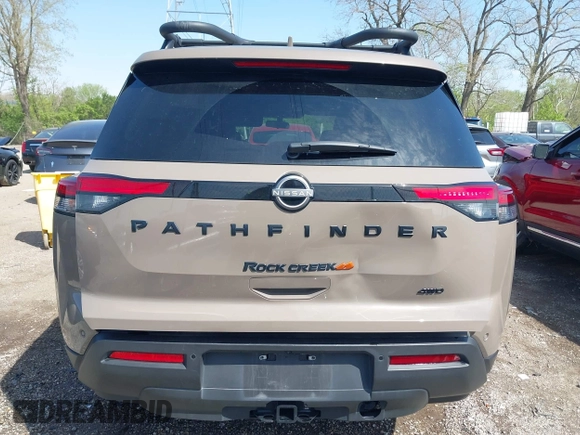 2023 Nissan Pathfinder SV z VIN 5N1DR3BD8PC223755, wystawiony jako IAAI lot #42077555 z przebiegiem 73 381 mil mil oraz . Historia ofert i sprzedaży dostępna na DreamBid. Obrazek 17.