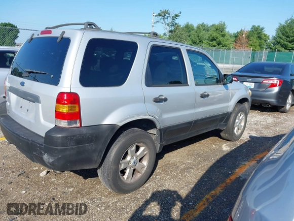 2005 Ford Escape XLT with VIN 1FMYU03175DA18437, listed as a IAAI auction lot 42567091 with 207,602 mi miles and . Bid and sale history available at DreamBid. Image 4.