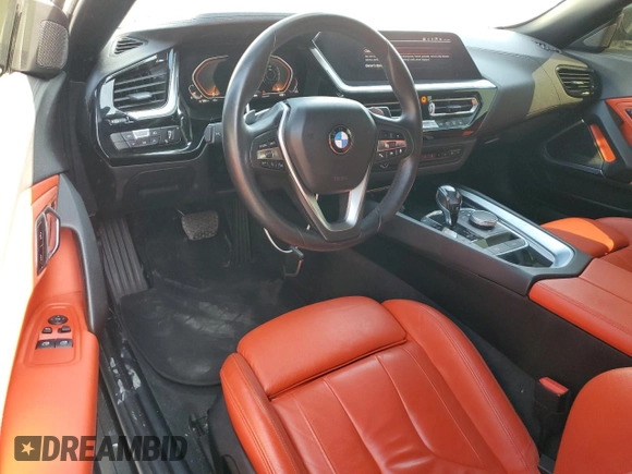 2019 BMW Z4 sDrive30i z VIN WBAHF3C58KWW33806, wystawiony jako Copart lot #45221515 z przebiegiem 19 130 mil mil oraz Szkoda całkowita • Salvage title. Historia ofert i sprzedaży dostępna na DreamBid. Obrazek 8.