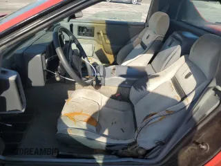 1986 Pontiac Fiero z VIN 1G2PF379XGP215474, wystawiony jako Copart lot #73346514 z przebiegiem 71 955 mil mil oraz Tytuł czysty. Historia ofert i sprzedaży dostępna na DreamBid. Obrazek 7.