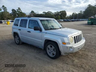 2007 Jeep Patriot Sport with VIN 1J8FT28W57D272626, listed as a Copart auction lot 84927144 with 287,688 mi miles and Salvage Title. Bid and sale history available at DreamBid. Image 4.