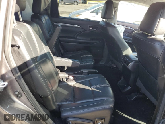 2018 Toyota Highlander SE z VIN 5TDJZRFH7JS543971, wystawiony jako Copart lot #59059755 z przebiegiem 60 635 mil mil oraz Szkoda całkowita • Salvage title. Historia ofert i sprzedaży dostępna na DreamBid. Obrazek 11.