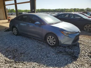 2021 Toyota Corolla LE with VIN 5YFEPMAE0MP150947, listed as a Copart auction lot 52053385 with 76,713 mi miles and Salvage Title. Bid and sale history available at DreamBid. Image 4.