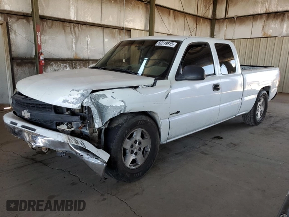 2000 Chevrolet Silverado 1500 with VIN 2GCEC19W0Y1310868, listed as a Copart auction lot 52819815 with 348,088 mi miles and Salvage Title. Bid and sale history available at DreamBid. Image 1.