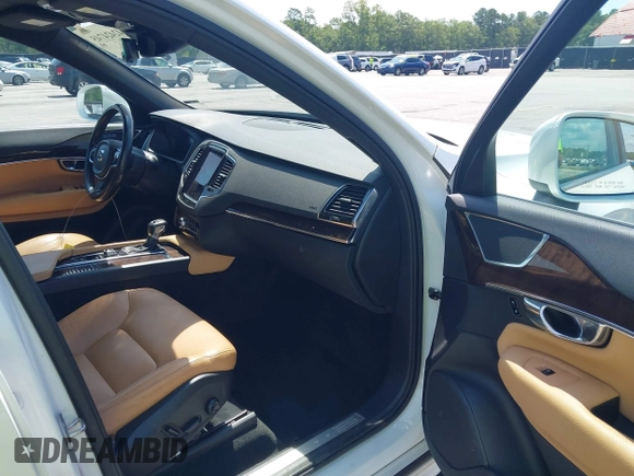 2016 Volvo XC90 T6 Momentum with VIN YV4A22PK8G1034321, listed as a IAAI auction lot 42424745 with 141,771 mi miles and . Bid and sale history available at DreamBid. Image 5.