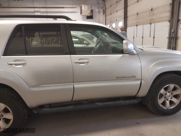 2006 Toyota 4Runner SR5 with VIN JTEBU14R760083877, listed as a IAAI auction lot 42046927 with 306,178 mi miles. Bid and sale history available at carsss.com. Image 13.
