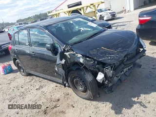 2011 Nissan Versa S z VIN 3N1BC1CP6BL512692, wystawiony jako IAAI lot #39143114 z przebiegiem 250 491 mil mil oraz . Historia ofert i sprzedaży dostępna na DreamBid. Obrazek 1.