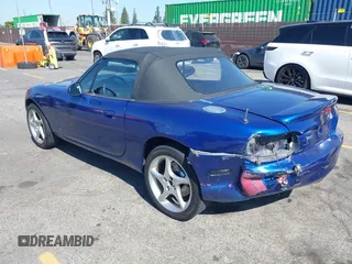 2003 Mazda MX-5 Miata Cloth z VIN JM1NB353830301964, wystawiony jako IAAI lot #42317534 z przebiegiem 192 342 mil mil oraz . Historia ofert i sprzedaży dostępna na DreamBid. Obrazek 3.