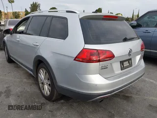 2017 Volkswagen Golf S z VIN 3VWH17AU6HM513429, wystawiony jako IAAI lot #41871392 z przebiegiem 63 787 mil mil oraz . Historia ofert i sprzedaży dostępna na DreamBid. Obrazek 3.