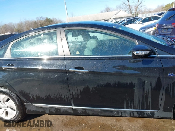 2014 Hyundai Sonata Hybrid Limited with VIN KMHEC4A46EA110201, listed as a IAAI auction lot 41427483 with 81,957 mi miles. Bid and sale history available at carsss.com. Image 13.