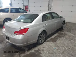 2010 Toyota Avalon XL with VIN 4T1BK3DB1AU362862, listed as a IAAI auction lot 41539466 with 168,762 mi miles and . Bid and sale history available at carsss.com. Image 4.