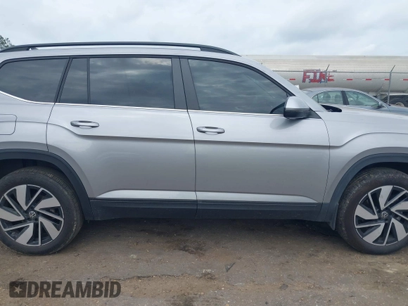 2024 Volkswagen Atlas SE with VIN 1V2WR2CA6RC574936, listed as a IAAI auction lot 42257308 with 23,370 mi miles and . Bid and sale history available at DreamBid. Image 13.