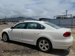 2014 Volkswagen Passat Wolfsburg Edition z VIN 1VWAT7A33EC022610, wystawiony jako Copart lot #51135715 z przebiegiem 94 537 mil mil oraz Czysty tytuł • Clean title. Historia ofert i sprzedaży dostępna na DreamBid. Obrazek 2.