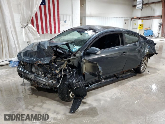 2010 Scion tC z VIN JTKDE3B73A0307137, wystawiony jako Copart lot #57827935 z przebiegiem Nie podano mil oraz Nie do naprawy • Non repairable. Historia ofert i sprzedaży dostępna na DreamBid. Obrazek 1.