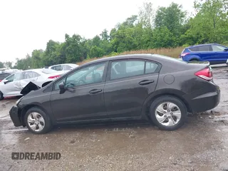 2014 Honda Civic LX z VIN 2HGFB2F5XEH538843, wystawiony jako IAAI lot #42232234 z przebiegiem 165 938 mil mil oraz . Historia ofert i sprzedaży dostępna na DreamBid. Obrazek 14.