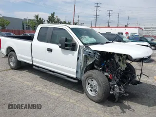 2020 Ford F-250 XL z VIN 1FT7X2A68LEE62306, wystawiony jako IAAI lot #42012942 z przebiegiem 9 709 mil mil oraz . Historia ofert i sprzedaży dostępna na DreamBid. Obrazek 1.