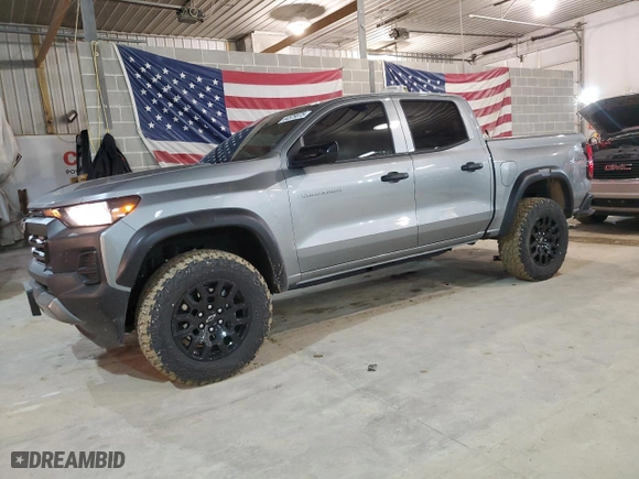 2024 Chevrolet Colorado 4WD Trail Boss with VIN 1GCPTEEK6R1204922, listed as a Copart auction lot 44529075 with 10,924 mi miles and Salvage Title. Bid and sale history available at carsss.com. Image 1.