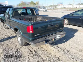 2003 Chevrolet S-10 with VIN 1GCCS19H038283804, listed as a IAAI auction lot 42018334 with 171,940 mi miles and . Bid and sale history available at DreamBid. Image 3.